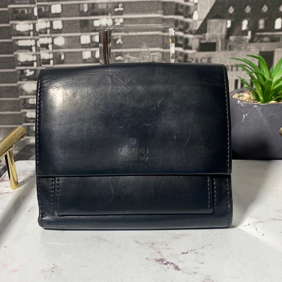 Authentic Gucci Leather Wallet - Picture 2 of 15